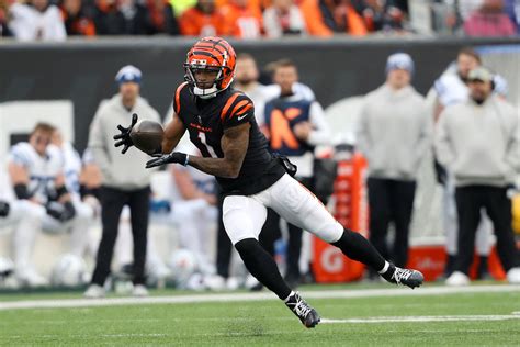 Bengals WR Ja'Marr Chase, Steelers QB Kenny Pickett ruled out | Reuters