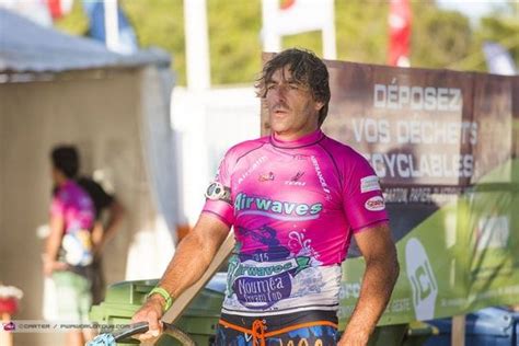 Antoine Albeau D Crochera T Il Un E Titre Mondial De Windsurf