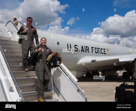 Us Air Force E 8c Joint Stars Aircrew Members From The 116th Airborne Command And Control