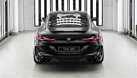 Black Bmw M8