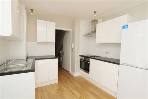 2 Bedroom Ground Floor Flat Let In London Sw2