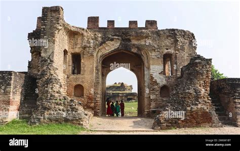 India Madhya Pradesh Bhind October 2022 Tourist At Fort Palace Main