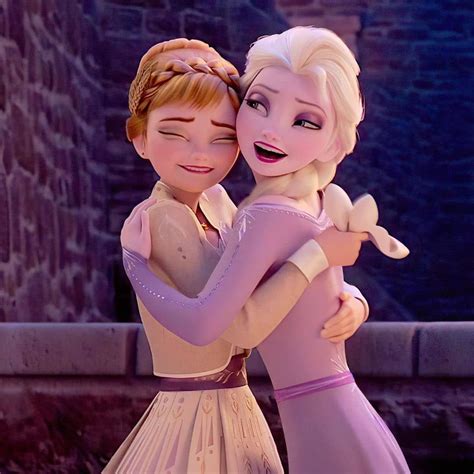 I Iove Elsa From Indonesia🇲🇨 On Instagram “warm Hugs😻🤩 Follow Queenelsaofficial  Disney