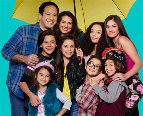 Who Plays Harley In Stuck In The Middle Jenna Ortega 21 Facts About The Popbuzz