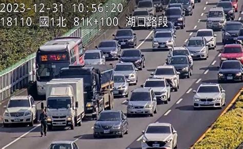 連假首日湧車潮 國1湖口 新竹、國10左營 鼎金「龜速」 生活 中時