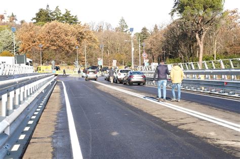 Riaperto Al Traffico Dopo Tre Anni Di Chiusura Il Ponte Sul Reno A