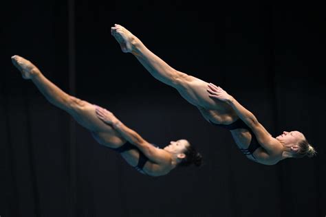 Team Usa Olympic Synchronized Divers Kassidy Cook And Sarah Bacon In Images Yahoo Sports