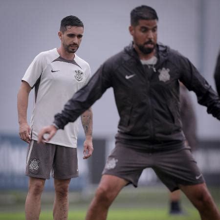 Corinthians Como O T Cnico Ant Nio Oliveira Nos Treinos