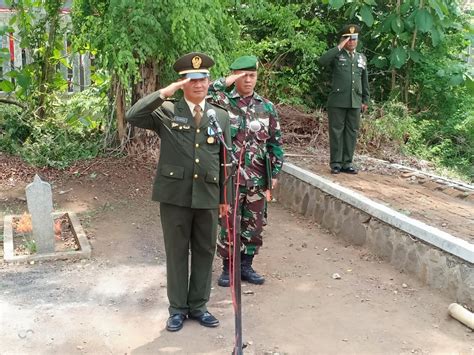 Penghormatan Terakhir Berupa Upacara Pemakaman Militer Alm Mayor Purn H