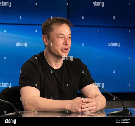 Elon Musk Directeur Général De Spacex Et Concepteur En Chef Sadresse