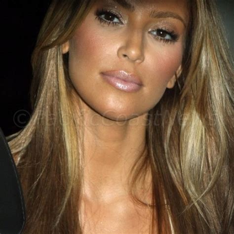 In Love With Kim S Blonde Hair Make Up Nude Lips Kim Kardashian Blonde Kim Blonde Honey