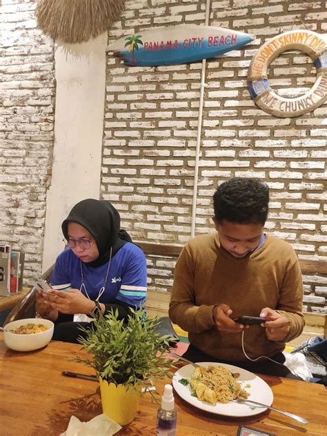 Lopi café and eatery terdekat Restoran dan Tempat Makan Coffee