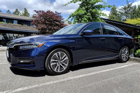 Big And Frugal 2018 Honda Accord Hybrid Touring Review