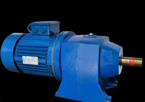 5 5 Kw Flange Helical Gear Motor Voltage 415 V 400 Rpm At 12200 In