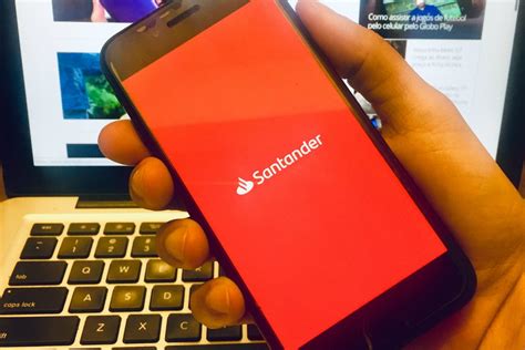 Santander fora do ar Usuários apontam instabilidade no app do banco