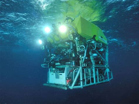 Oceangate Titan Submersible Tragedy Us Coast Guard Will Continue Search Near Titanic For More