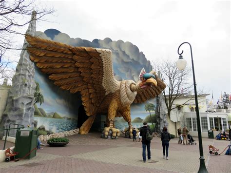 The Efteling and it's roller coasters - Magnificent Escape