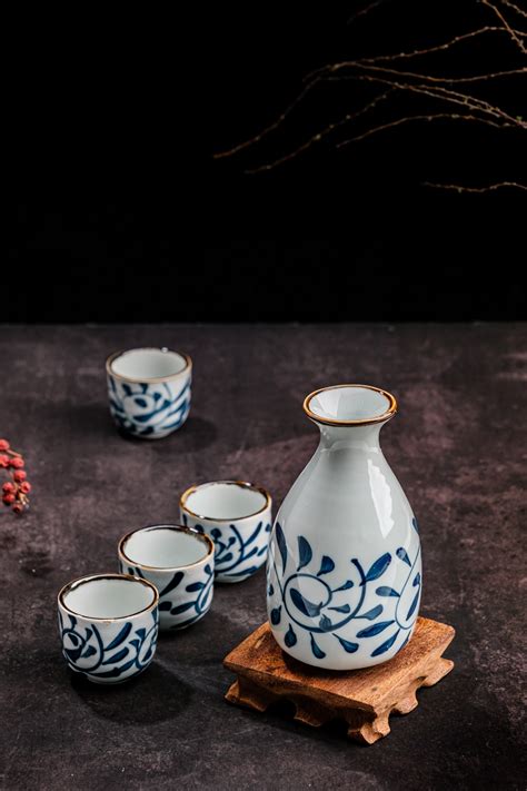 piece japanese ceramic sake set  serving carafe   cups truekatana