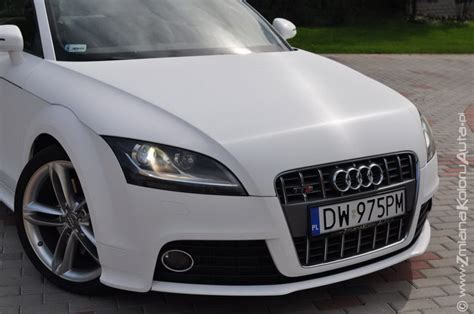 oklejanie samochodów Audi TTS biały carbon czarne carbonowe pasy