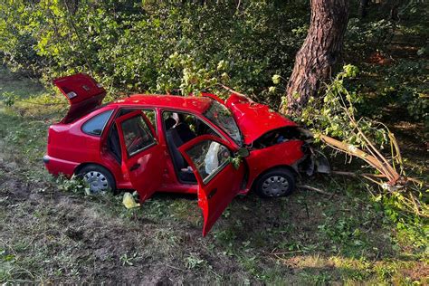 Wypadek Pod Warszaw Na Drodze Wojew Dzkiej Zgin Latek