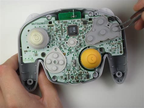 Nintendo WaveBird Wireless Controller Motherboard Replacement - iFixit Repair Guide