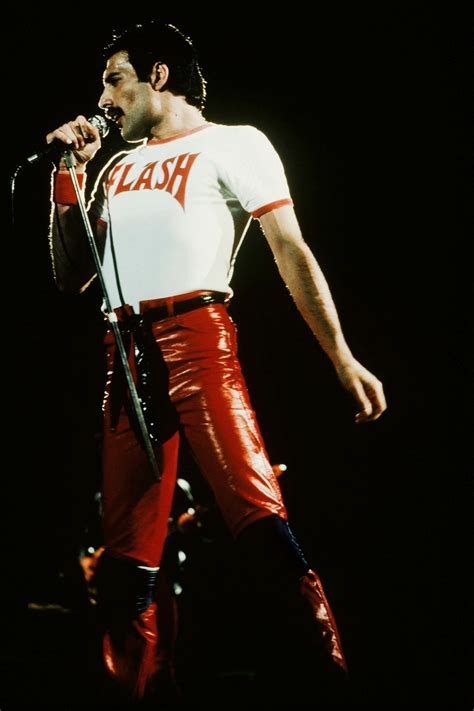 Freddie Mercurys Most Iconic Moments In Photos Freddie Mercury