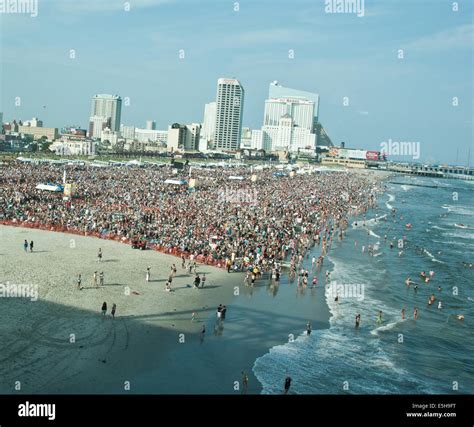 Atlantic city nj beach water hi-res stock photography and images - Alamy