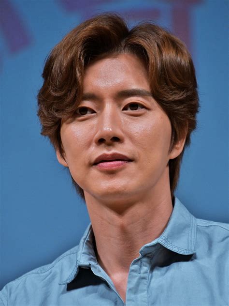 Park Hae Jin Movies Tv Shows The Roku Channel Roku