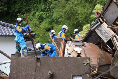 日土石流3死80失蹤！山泥狂瀉1500人搜救再救出3人 1人心肺停止 Ettoday國際新聞 Ettoday新聞雲