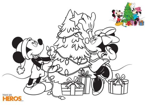 Coloriages Mickey Et Minnie Avec Le Sapin De Noël Et Plein De Cadeaux