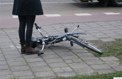 Auto Contra Fietser Vrydemalaan Groningen 1 Gewonde 112groningen