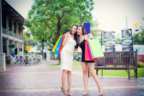 Premium Photo Happy Women Shopping