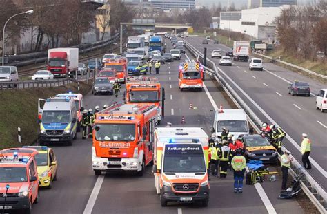 Teilsperrung der B10 nach Unfall Höhe Otto Konz Brücken