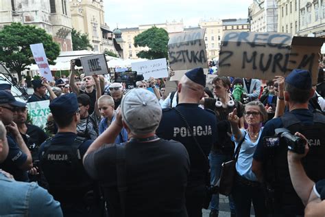 Specjalny Pokaz Filmu Zielona Granica Protesty Zwolennik W I