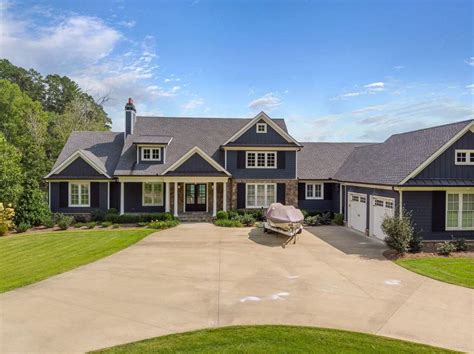 Unique Seven Bedroom Lakefront Home Georgia Luxury Homes Mansions