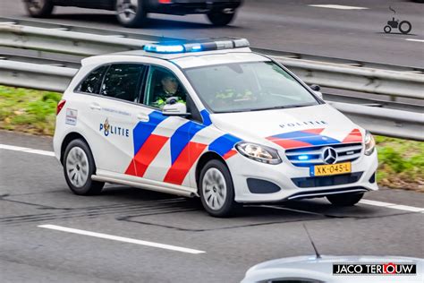 Politie Tast In Het Duister Over De Dood Van Uienkoning Maas Van Den