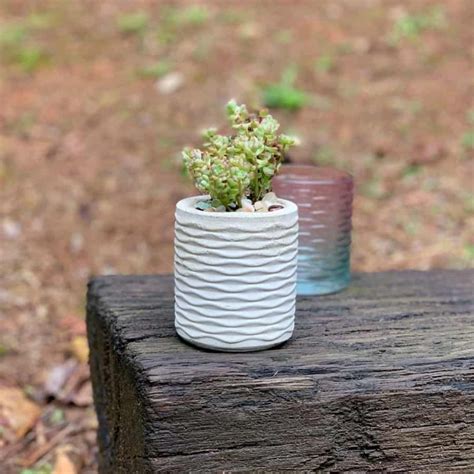 Make A Silicone Mold For A Cement Planter From An Object Diy Cement