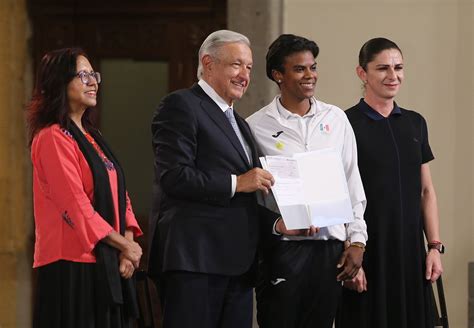 Amlo Felicitó A Los Deportistas De Los Juegos Centroamericanos