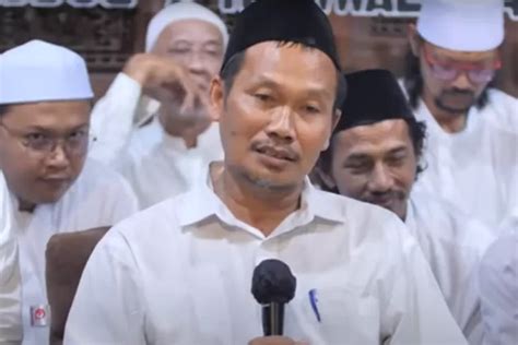 Apa Perbedaan Orang Sholeh Dan Fasik Gus Baha Ibadah Mahdhah Begini