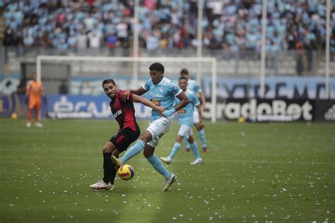 Melgar derrotó 2 a 0 a Sporting Cristal y jugará la final con Alianza