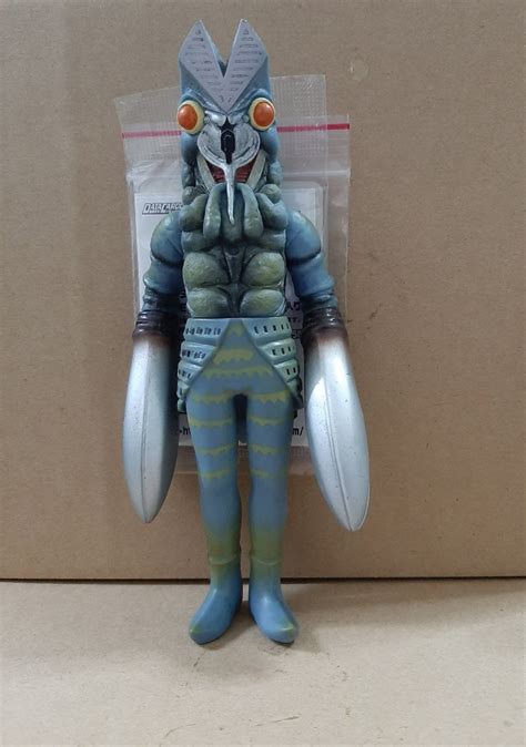 Ultraman Ultra Monster Series Alien Baltan Seijin Sofubi Vinyl