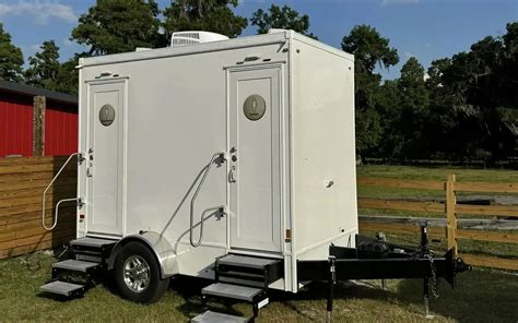 The Height Of Elegance Luxury Bathroom Trailers For Your Next Event Tetsumaga