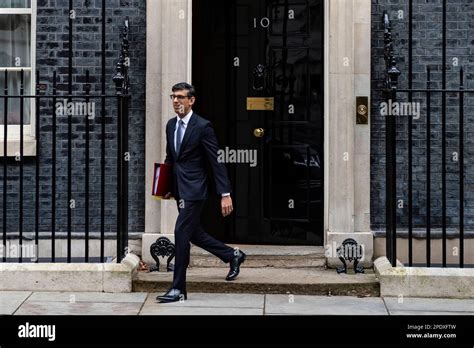 London Uk 15th Mar 2023 Prime Minister Rishi Sunak Leaving Downing