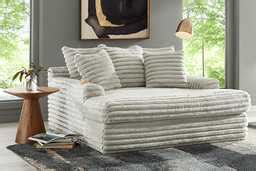 Stratford Gray Velvet Plush Chaise | Rooms to Go