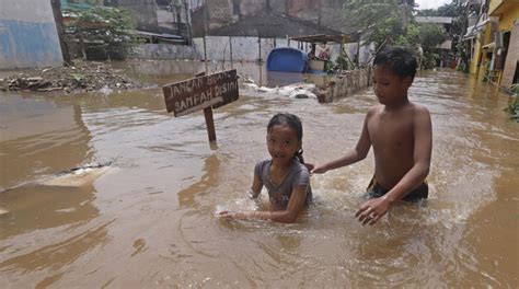 Jakarta Banjir Lagi Perkampungan Cipinang Melayu Terendam Meter