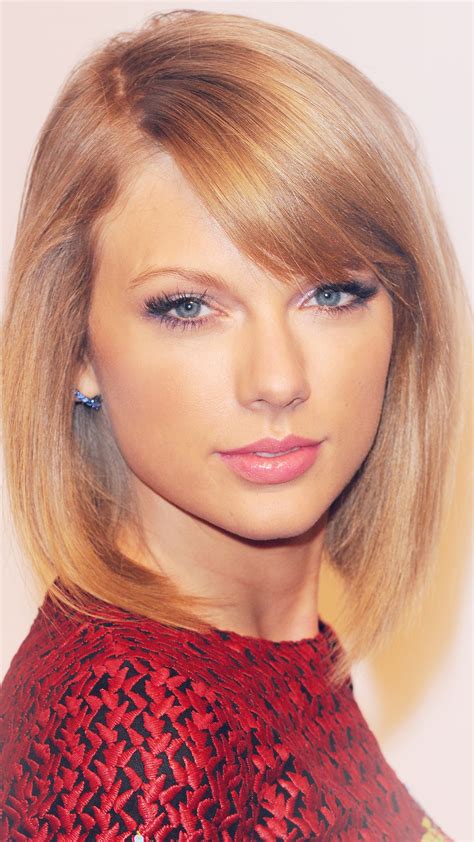 Taylor Swift Forehead