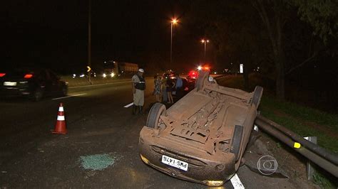 Dois acidentes causaram lentidão no Anel Rodoviário de Belo Horizonte