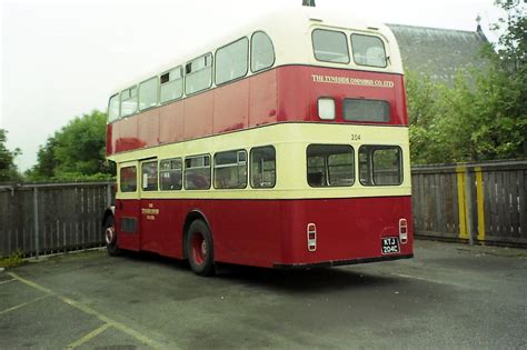 204 Tyneside Omnibus KTJ204C Leyland Titan PD2 37 East Lan Flickr