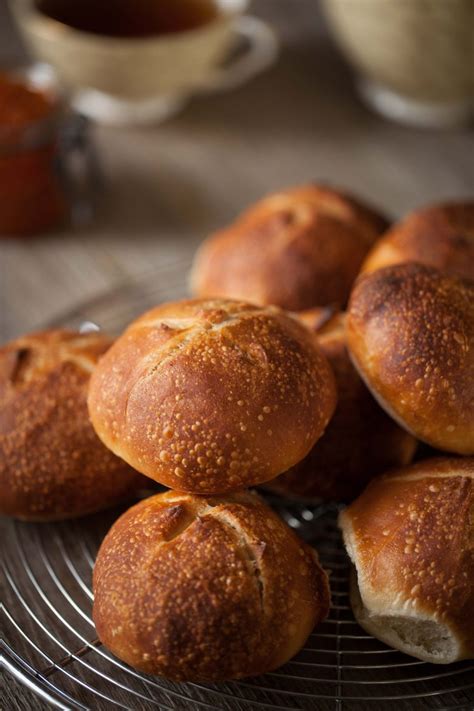 Petites Boules De Pain Baguette Pain Blanc Et Câlins Du Matin Panier