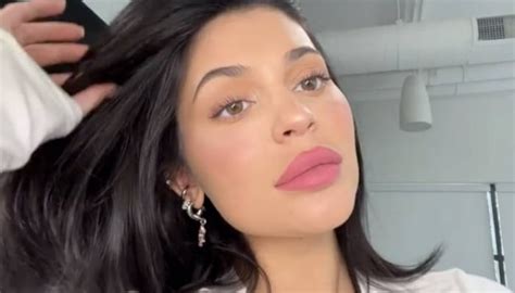 Kylie Jenner Makeup Routine